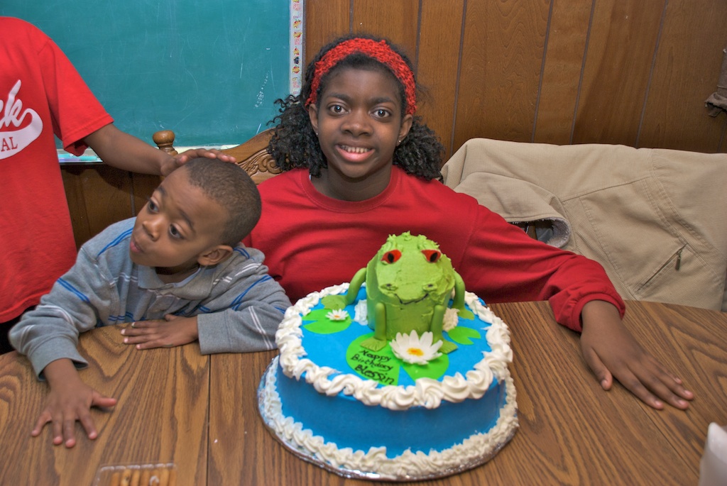 Cake shaped like a frog
